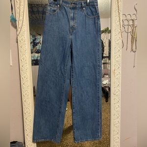 Women’s baggy high waisted jeans